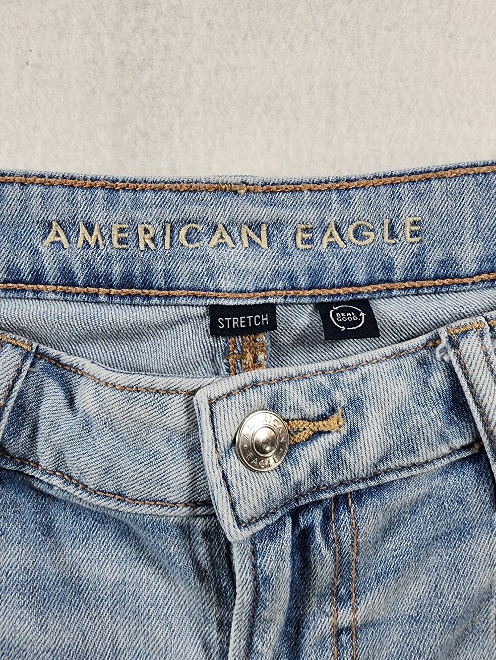 American Eagle Baggy Wide Leg Jeans Low Rise Raw Hem Light Wash Size 4 - Picture 2 of 12